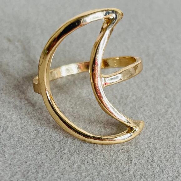 Quarter Moon Cut Out Gold Tone Ring Size 7.5 - Picture 1 of 5